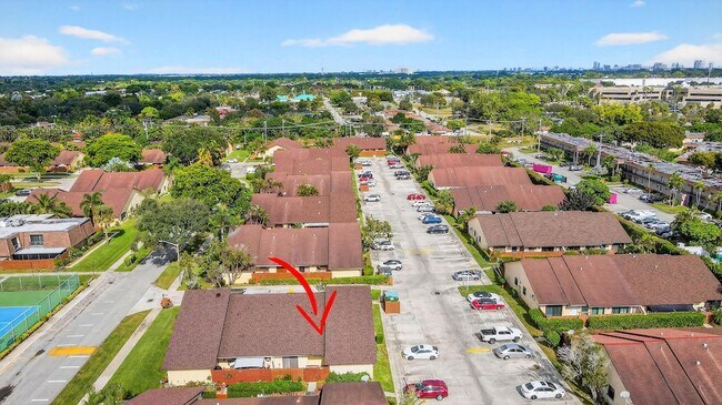 Building Photo - 484 Springdale Cir