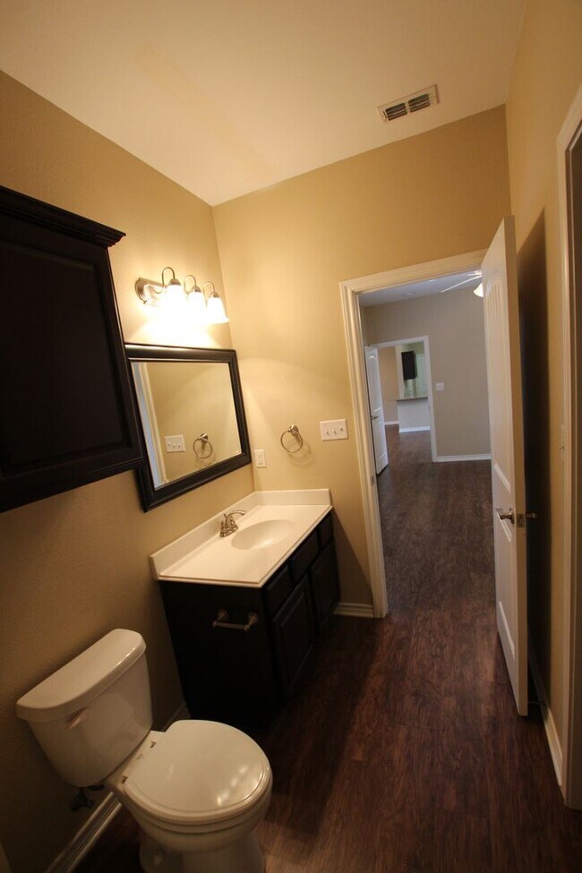 Building Photo - Coming Soon! Gorgeous 3 Bedroom Home in Th...