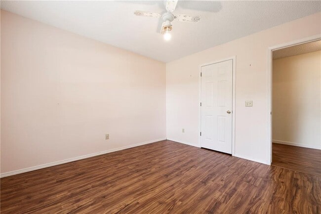 Building Photo - 207 Pleasant View Ln