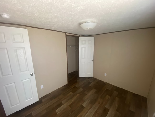 Building Photo - 604 Alexander Rd