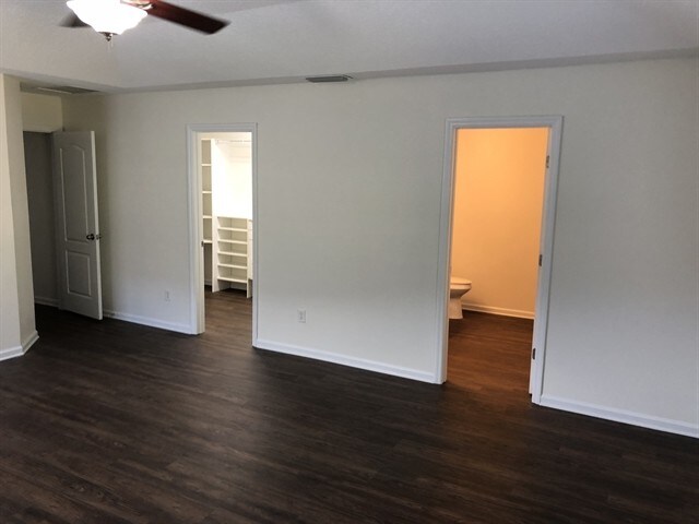 Building Photo - 76083 Deerwood Dr