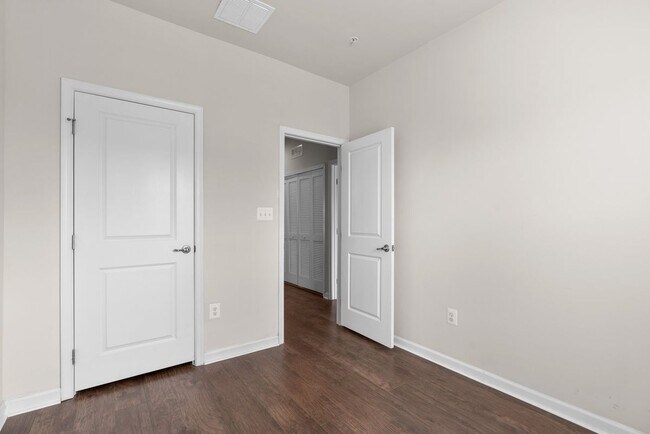 Building Photo - 9408 Adelaide Ln