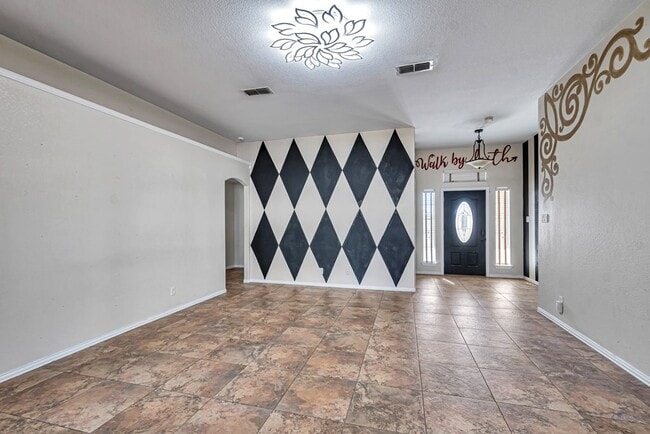 Building Photo - 6915 Robbie Rd