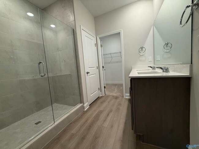 Building Photo - 158 River Pointe Dr