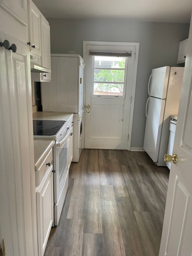 Building Photo - 2/1 MONTEREY APT IN NORMALTOWN!