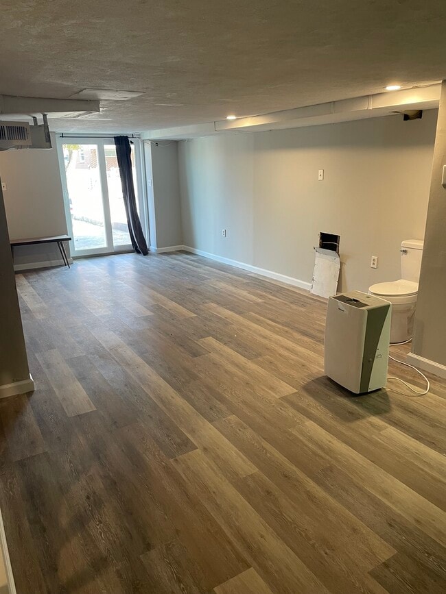 Building Photo - 1121 Cobbs St