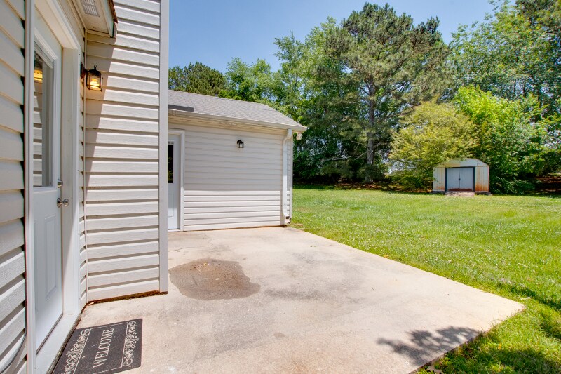 Building Photo - 238 Barberry Ln