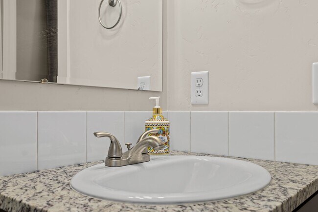 Building Photo - 7353 Summerwinds