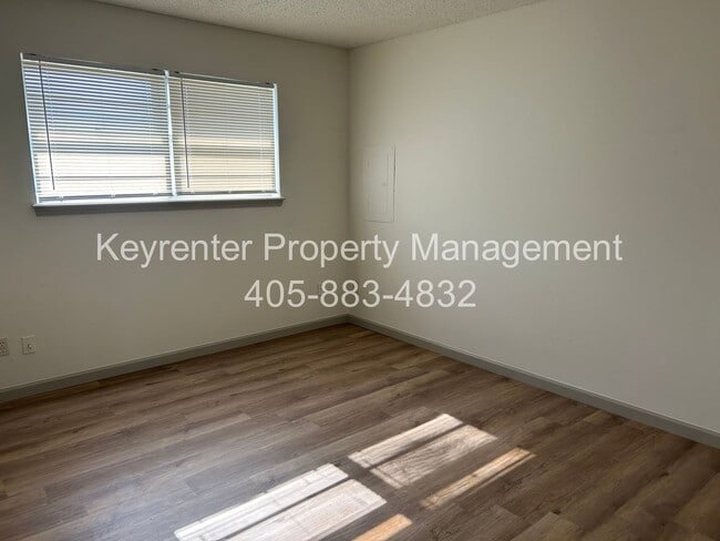 Building Photo - * * * $250 Move-in Special * * * Charming 2-Bedroom / 2-Bathroom Home! * * * $250 Move-in Special...