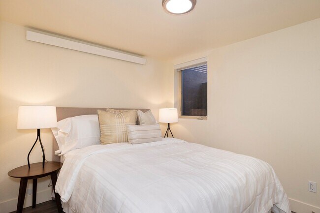 Building Photo - Ballard Gem! Updated Apartment w/ Parking, Bright Interiors & Steps to Dining + Parks