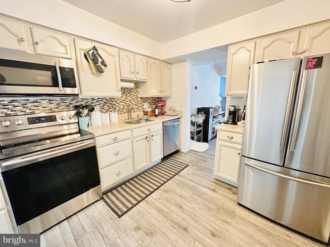 Primary Photo - 12010 Glen Alden Rd