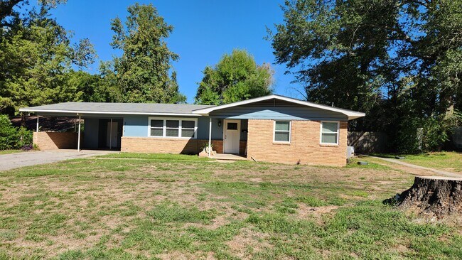 Building Photo - 3114 Tanglewood Dr