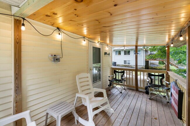 Building Photo - 189 N High St