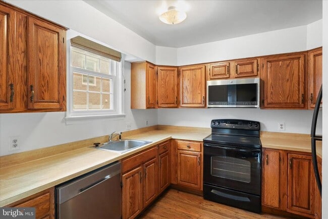 Building Photo - 441 Old Town Ct