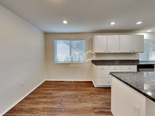 Building Photo - 5521 44th Ct SE