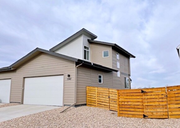 Building Photo - 5947 Denys Dr.