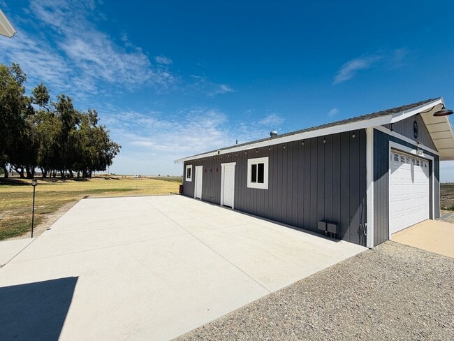 Building Photo - 11520 State Highway 152