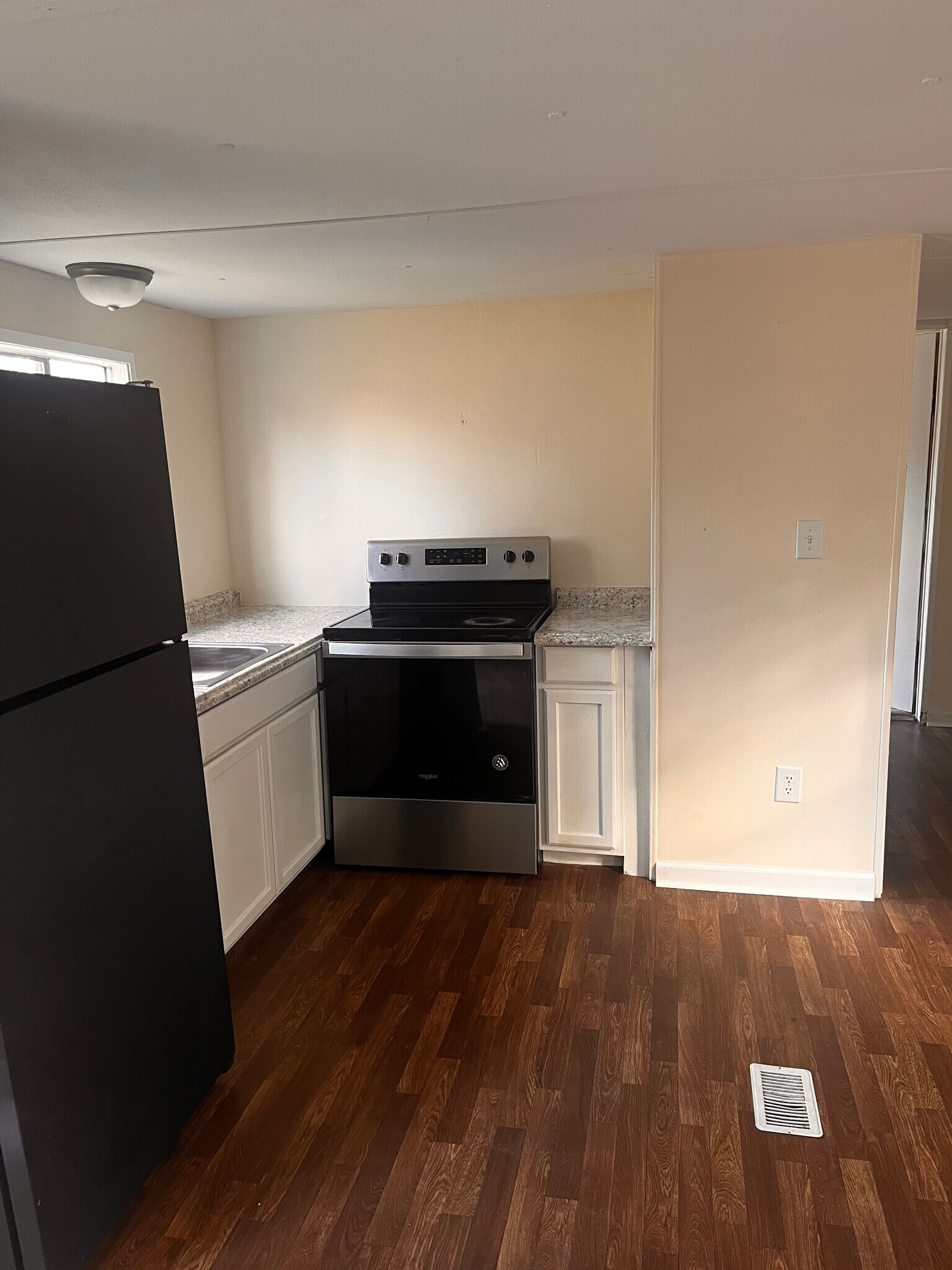 Building Photo - 742 Tallman Cir