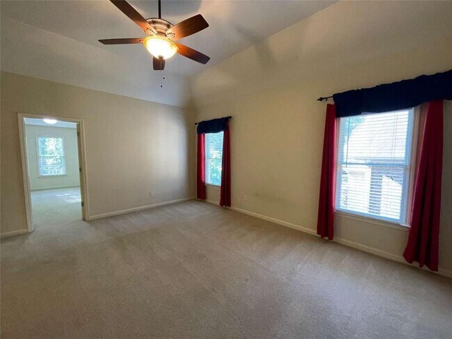 Building Photo - 1378 Greencrest Ct SW