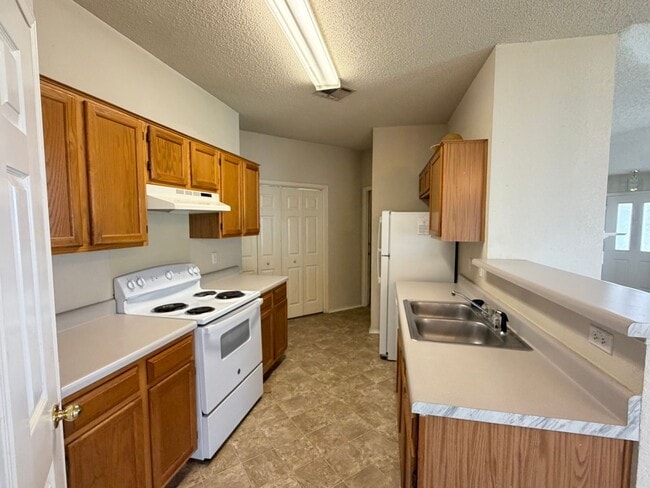 Building Photo - 2213 Schwald Rd