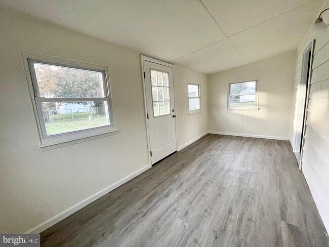 Building Photo - 1416 S Governors Ave