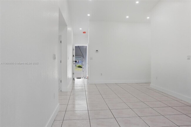 Building Photo - 19851 SW 79th Ave