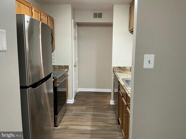 Building Photo - 2020 Alice Ave