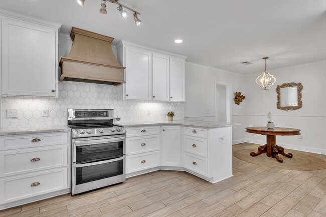 Building Photo - 405 Navarre St
