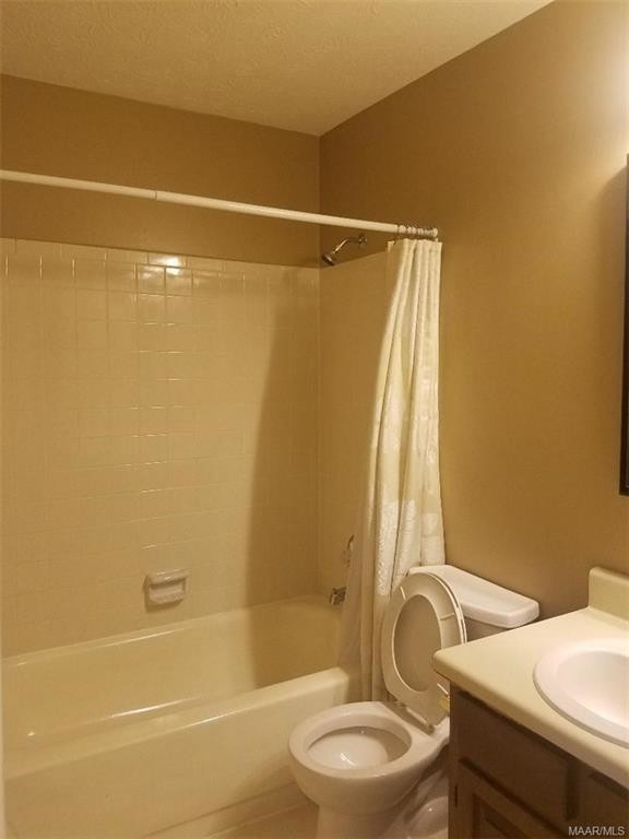 Building Photo - 1811 Young Farm Rd