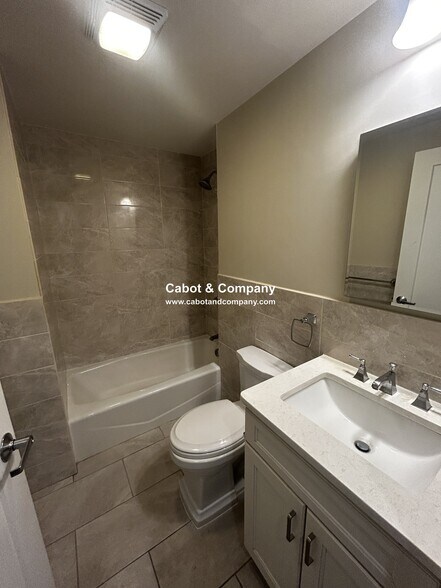 Building Photo - 725 Boylston St