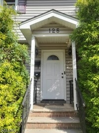 Building Photo - 125 Jerome Ave
