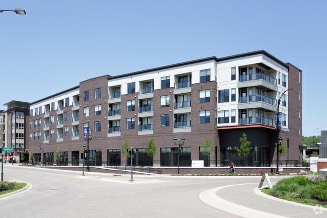 Building Photo - The Madison