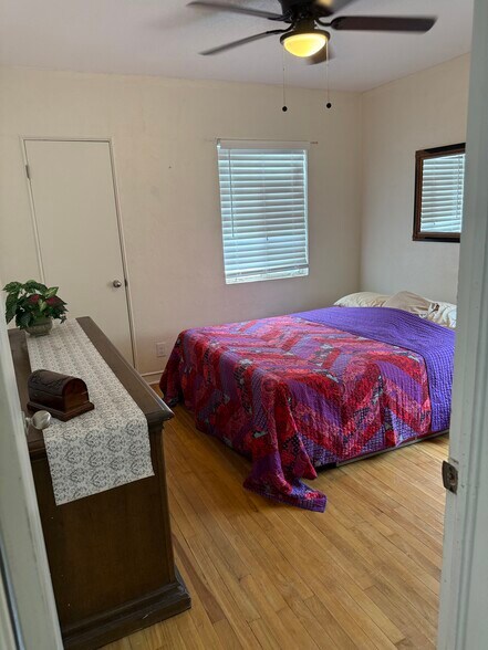 Building Photo - 4505 Pershing Dr