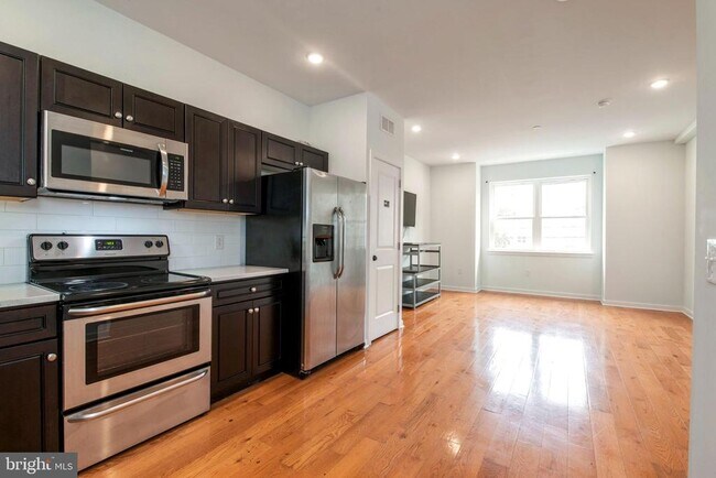 Building Photo - 1517 W Seybert St