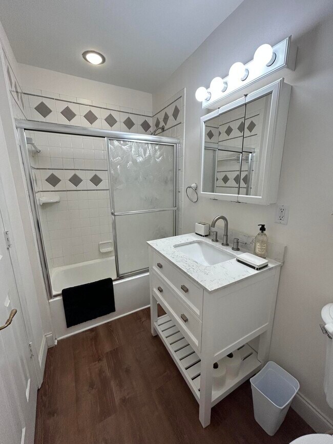 Building Photo - 13383 Bedford Mews Ct