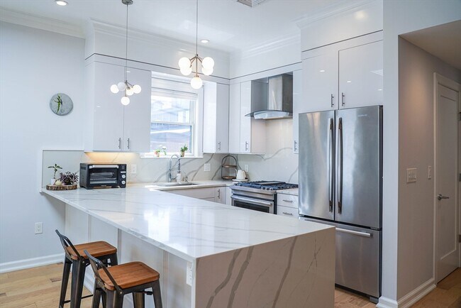 Building Photo - 135 Second St