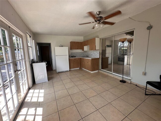 Primary Photo - 16901 NW 51st Pl