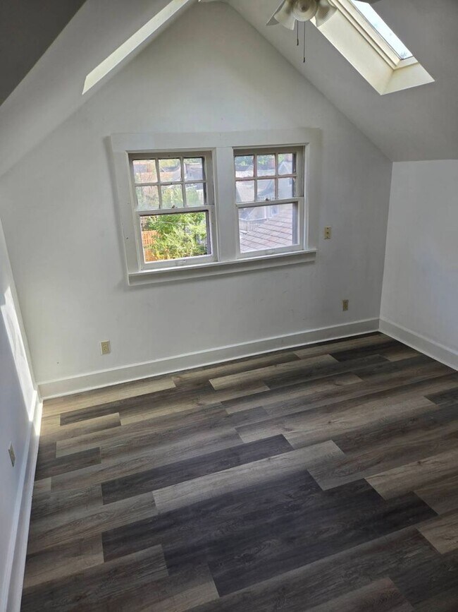 Building Photo - 3746 W 39th St