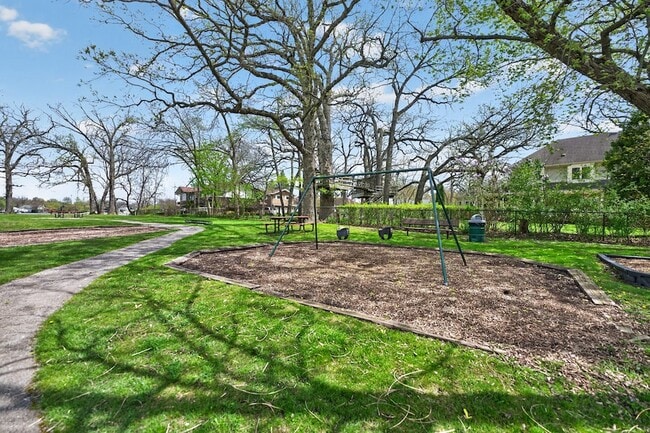 Building Photo - 33356 N Sears Blvd