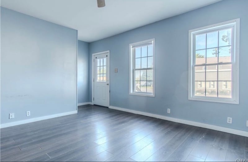 Building Photo - 148 W Main St