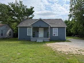 Building Photo - 613 S Fielder Rd