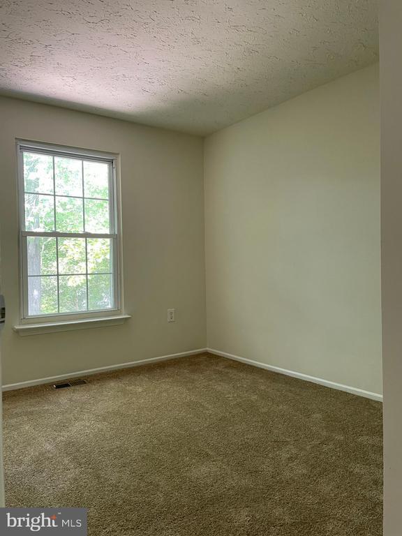 Building Photo - 1542 Pin Oak Dr