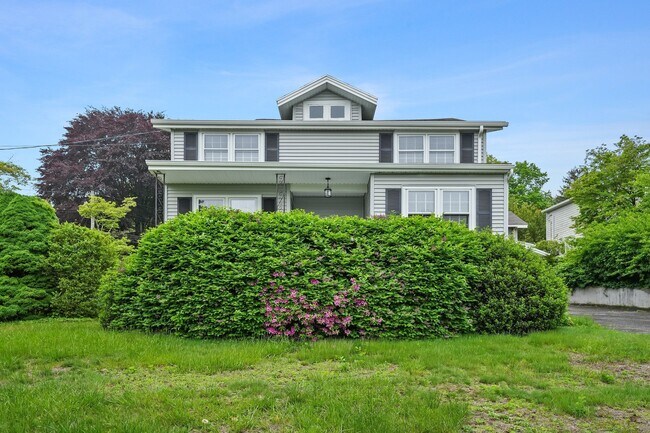 Primary Photo - 481 Bronson Rd