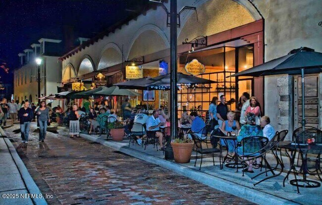 Building Photo - 410 S Villa San Marco Dr