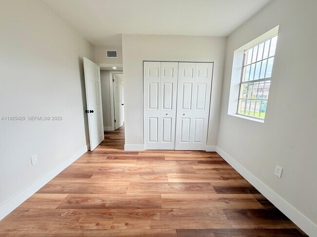 Building Photo - 4801 NW 33rd Ave