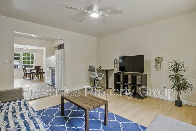 Building Photo - 305 Chaseville St