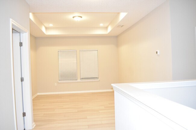 Building Photo - 572 Windermere Way