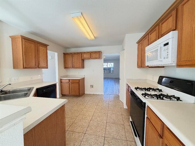 Building Photo - 1913 Overland Dr