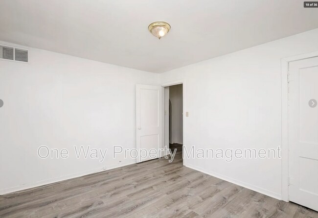 Building Photo - 1738 N Poplar Ave