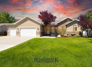 Building Photo - Stunning Draper Home with Finished Basement & Backyard Retreat